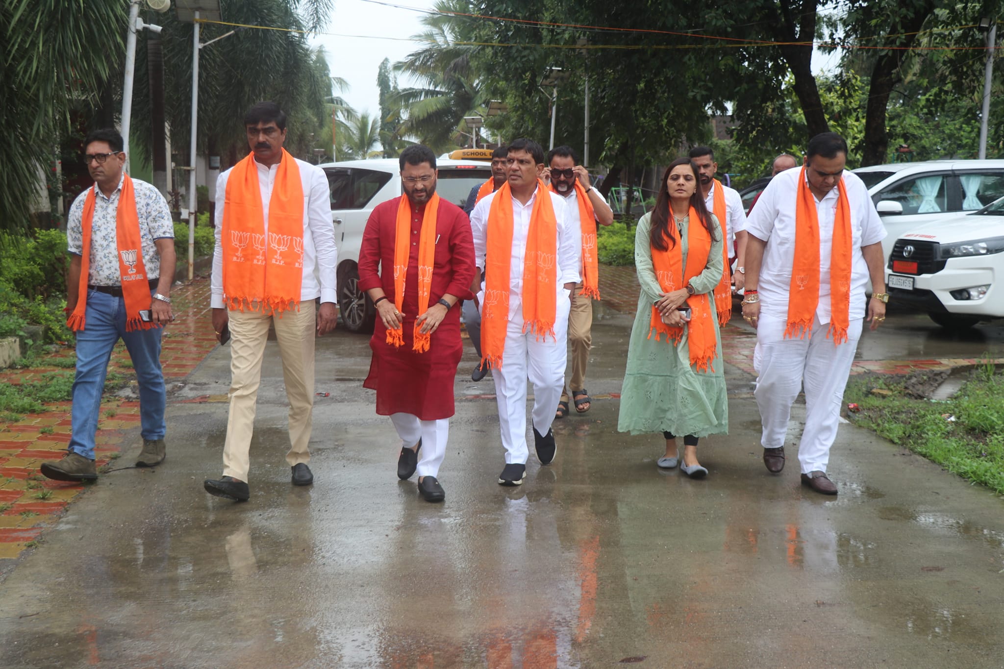 વિશ્વના સૌથી લોકપ્રિય જનનાયક, ભારત રાષ્ટ્રના યશસ્વી વડાપ્રધાનશ્રી નરેન્દ્ર મોદી સાહેબના જન્મદિવસ નિમિત્તે ૧૬૯-બારડોલી વિધાનસભા મતવિસ્તારમાં સમાવિષ્ટ બાબેન ખાતે આવેલ દિવ્યાંગ શાળા ખાતે વિદ્યાર્થીઓ સાથે કેક કાપી એમનું શાલથી સન્માન કરવામાં આવ્યું તેમજ એમને ભોજન કરાવવામાં આવ્યું.